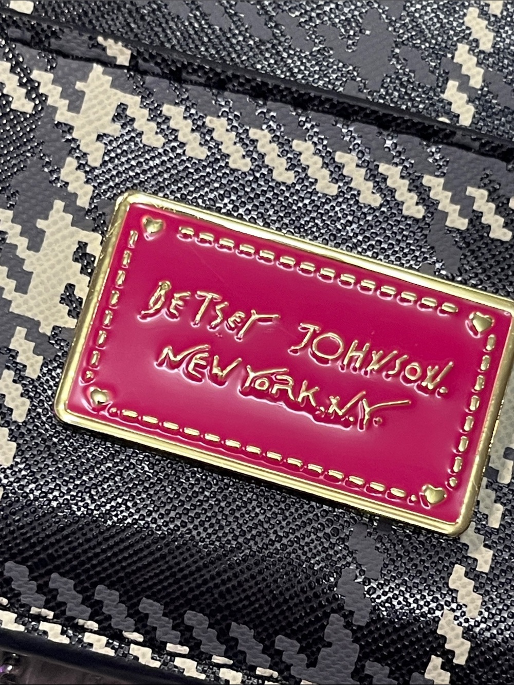 Betsey Johnson Plaid Wristlet Clutch Wallet Black Cream Pink Like New - Picture 7 of 10